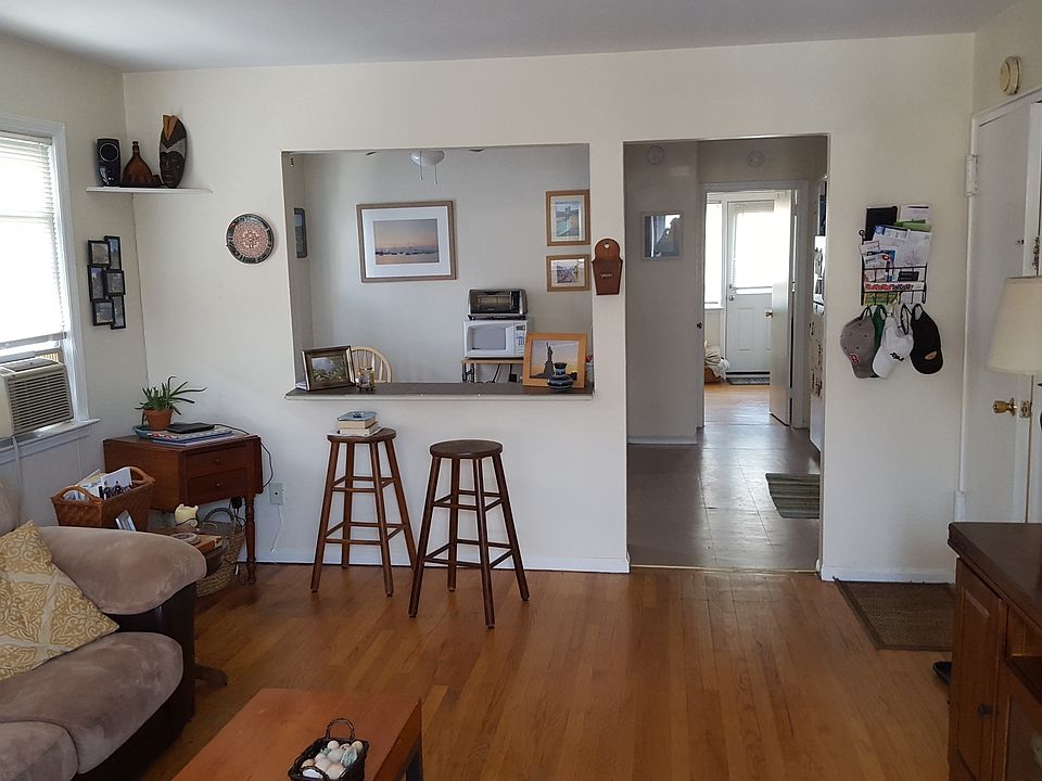 1st image of 438 E Broadway APT 3
