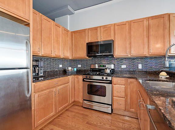 4th image of 1819 S Michigan Ave Unit 808