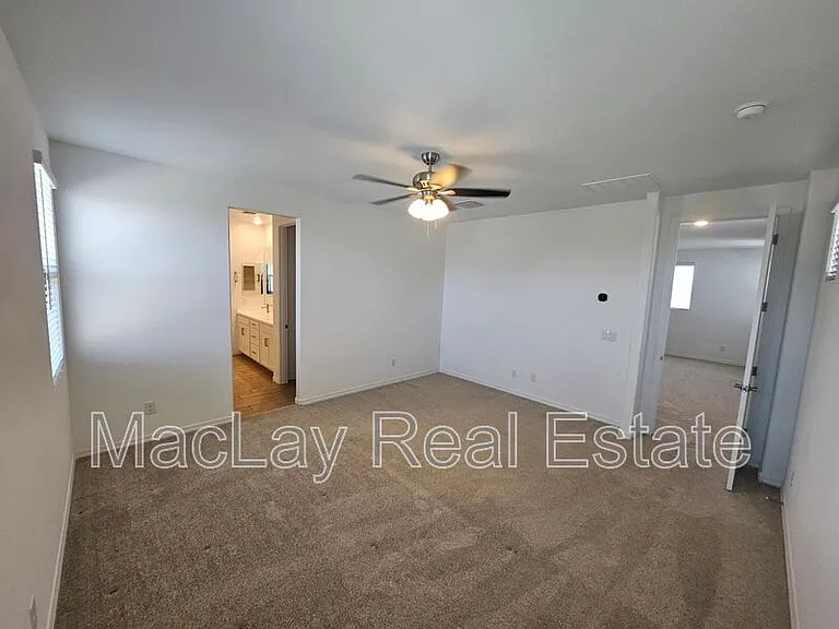 22815 E Watford Dr — Photo 10