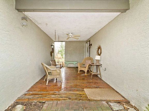 4th image of 109 Heischman Ave