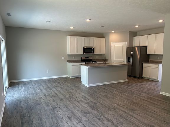 3rd image of 9350 Aspen Glen Dr