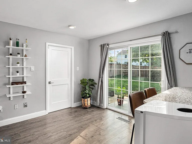 3710 Ivy Hill Ln — Photo 8