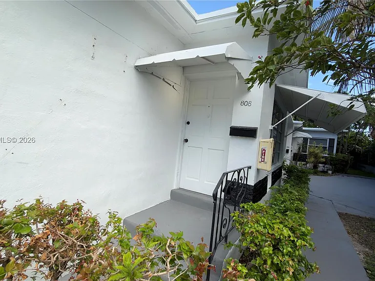 808 84th St #808 — Photo 2