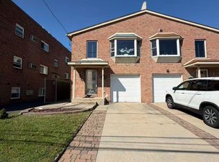 9524 Evans St, Philadelphia, PA 19115