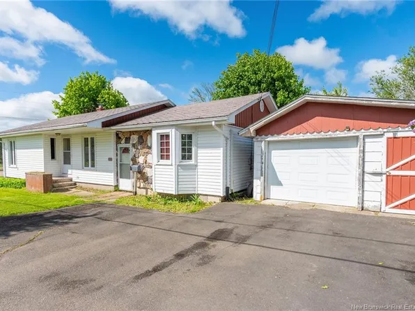 10 Webster Ave, Moncton, NB E1E 2N5