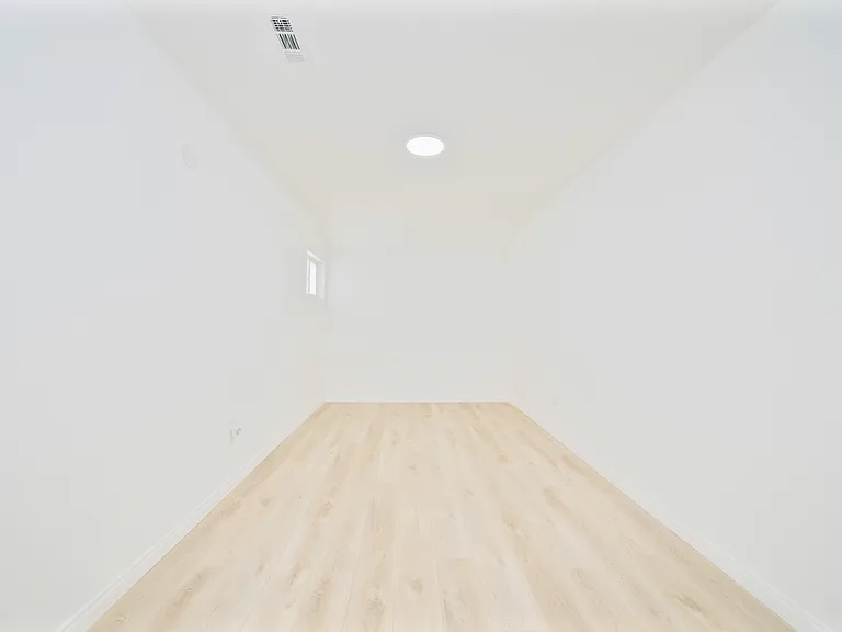 349 E Newman Ave #A — Photo 4