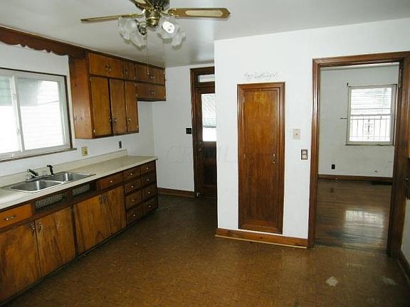 4th image of 321 Dana Ave