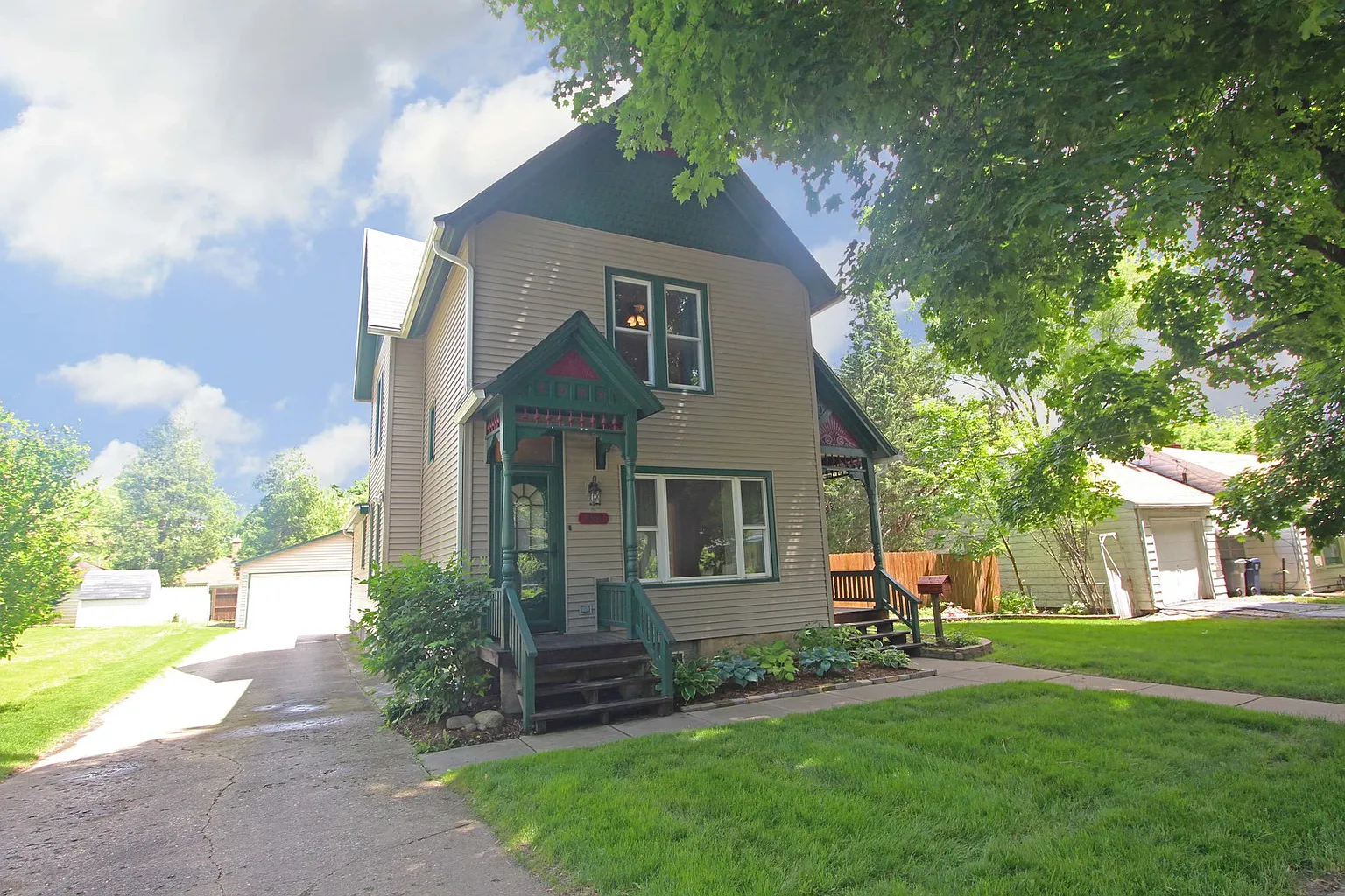 333 Wilcox Ave photo 1