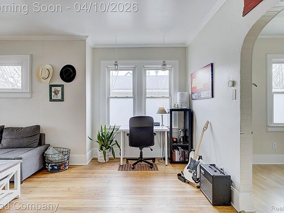 5th image of 448 Wordsworth St