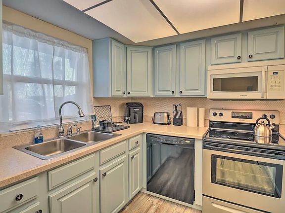 3rd image of 2100 Ocean Shore Blvd APT 115