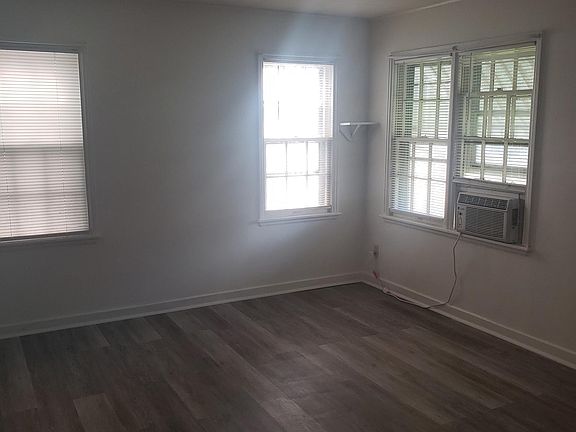 4th image of 201 E Virginia Ave #1