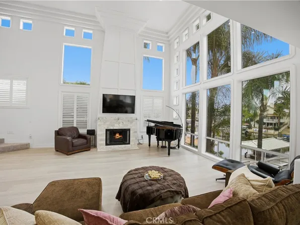 30140 Point Marina Dr, Canyon Lake, CA 92587