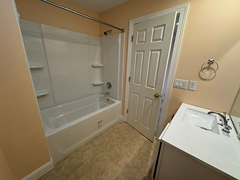 5th image of 4404 Piedmont Trace Dr