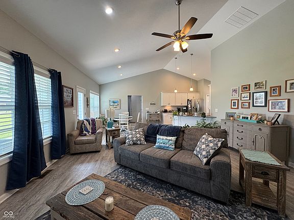 5th image of 214 Eagle Dr