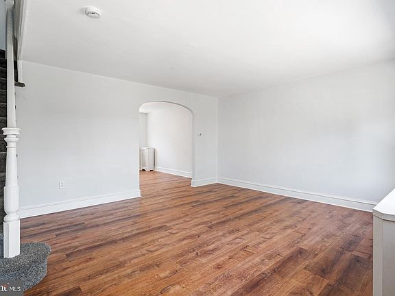 3rd image of 930 Scattergood St