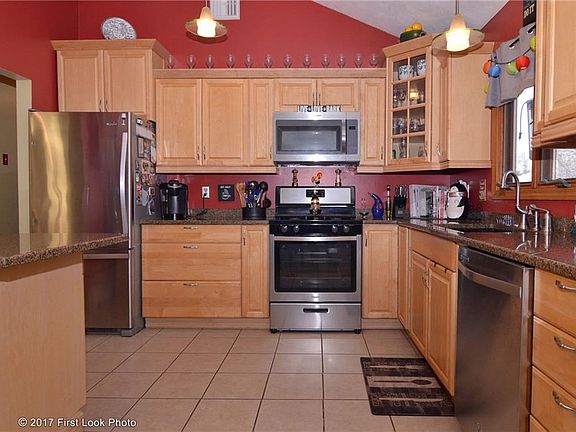 3rd image of 816 Roger Williams Ave