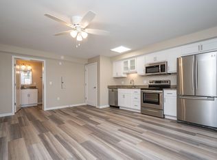 199 6th St APT 8, Coralville, IA 52241
