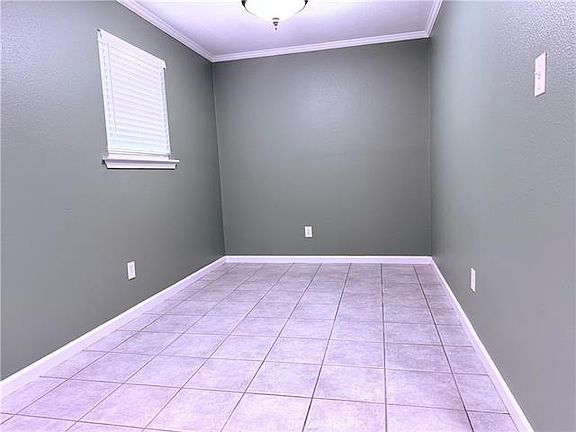 5th image of 4245 Illinois Ave