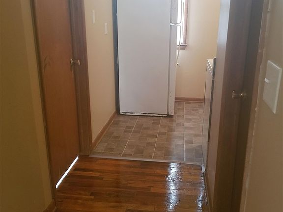 2nd image of 804 2nd Ave APT 6