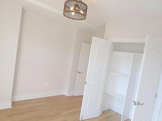 4th image of 431 Bainbridge St #3R