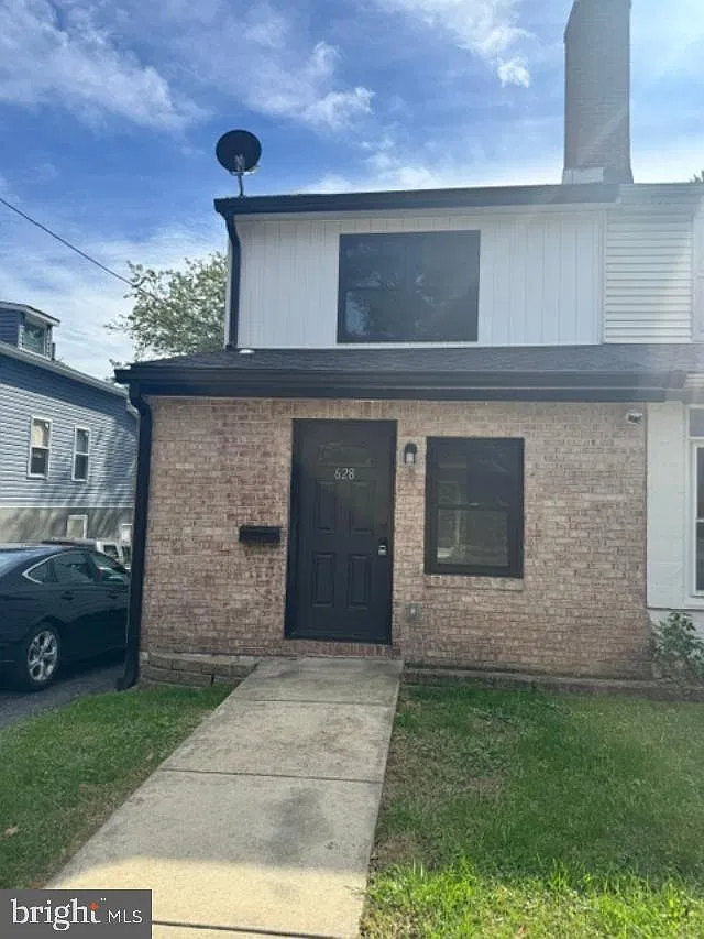 3 bed, 1.5 bath, 1088 sqft, $2,650 — Photo 1