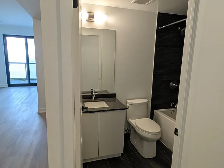 2075 Lakeshore Rd #2106 — Photo 9