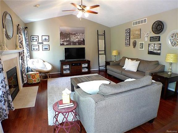 5th image of 2659 Birchwood Dr