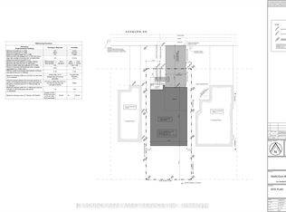 10B Ashburn Dr, Ottawa, ON K2E6N3