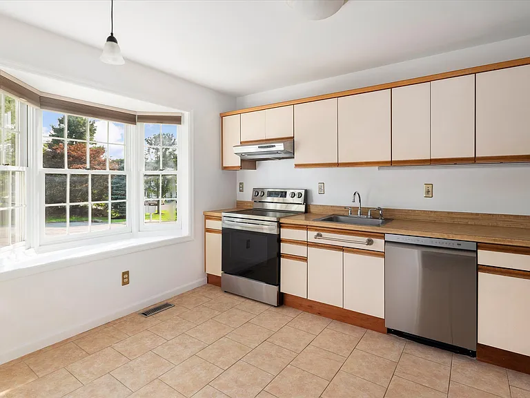 46 Winterberry Cir — Photo 4