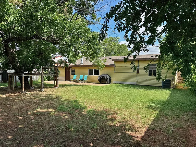 1609 Sunnyside Ln — Photo 29