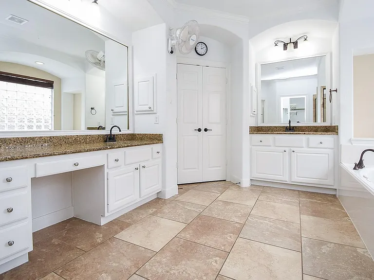 7606 Westmoreland Dr — Photo 26