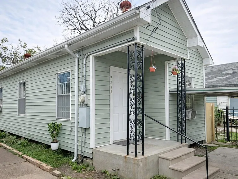 7142 Avenue K — Photo 1