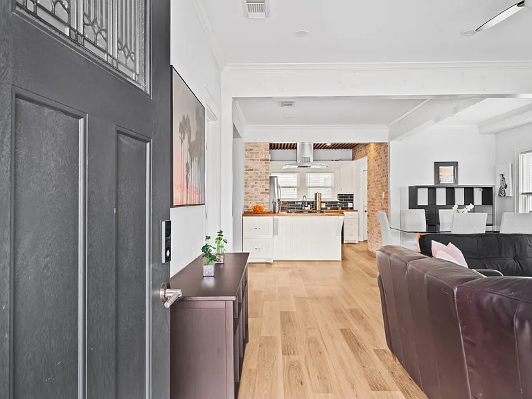16 Delmar St — Photo 8