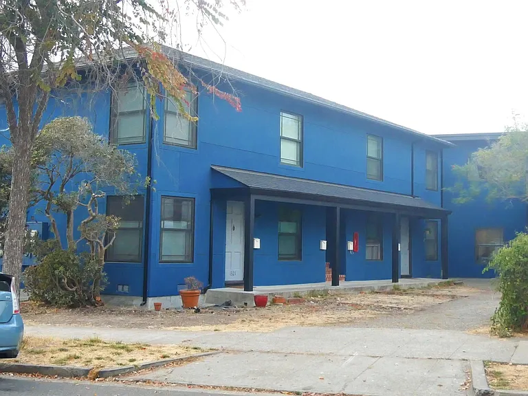 1325 Hopkins St — Photo 1