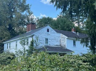 372 Quaker St, Weare, NH 03281