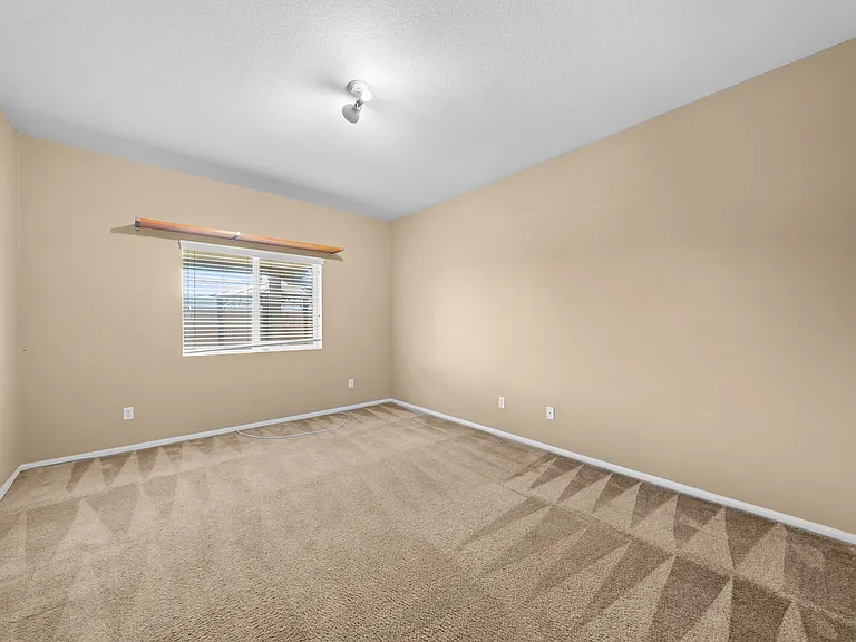 34081 Clovis Way — Photo 16