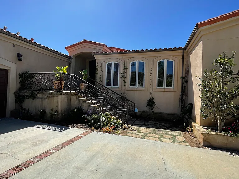 6600 Sea Cove Dr — Photo 3