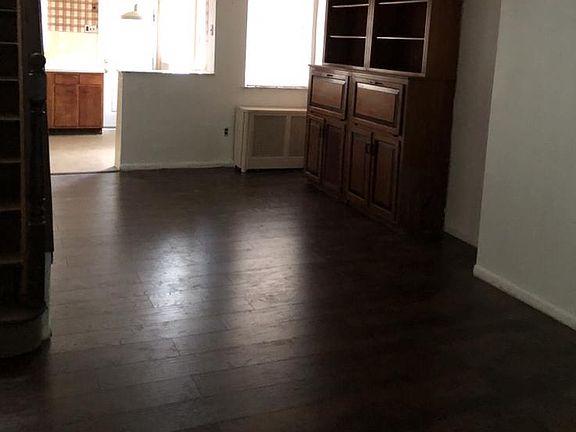 3rd image of 2133 S Beechwood St