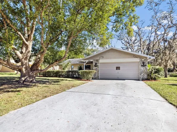 5444 Bernadette Dr, Zephyrhills, FL 33541