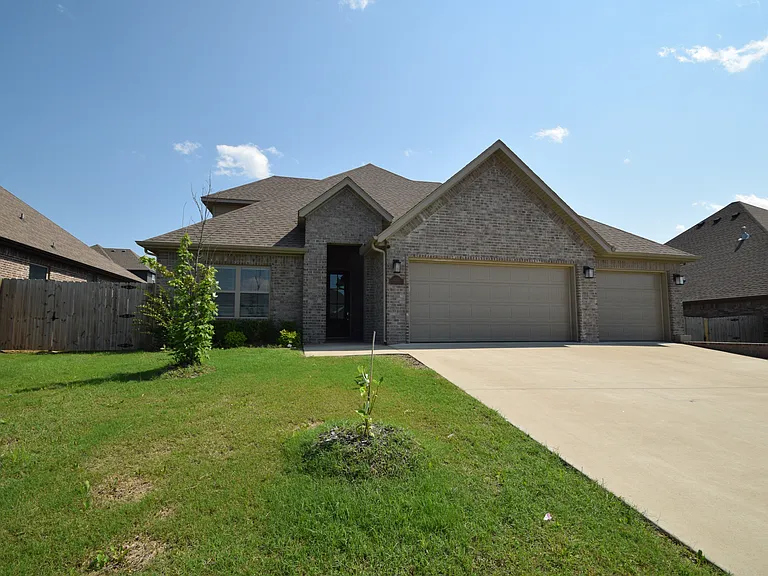 4203 SW Bermuda Ave — Photo 1