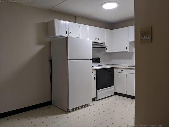 3rd image of 176 Presidents Ln APT 310