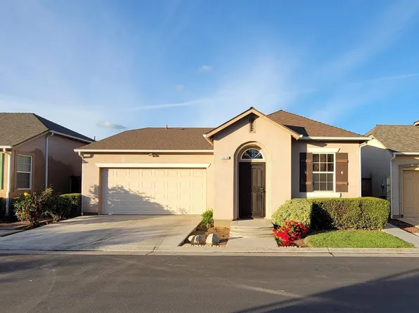 3670 W Cottonwood Ln, Fresno, CA 93711