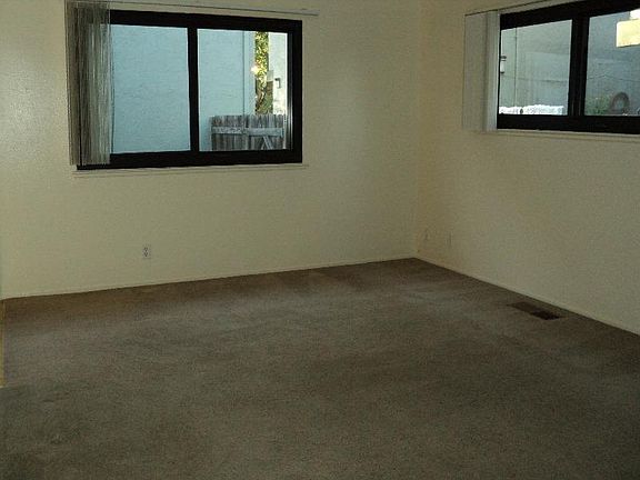 3rd image of 970 Clyde Ave APT 3
