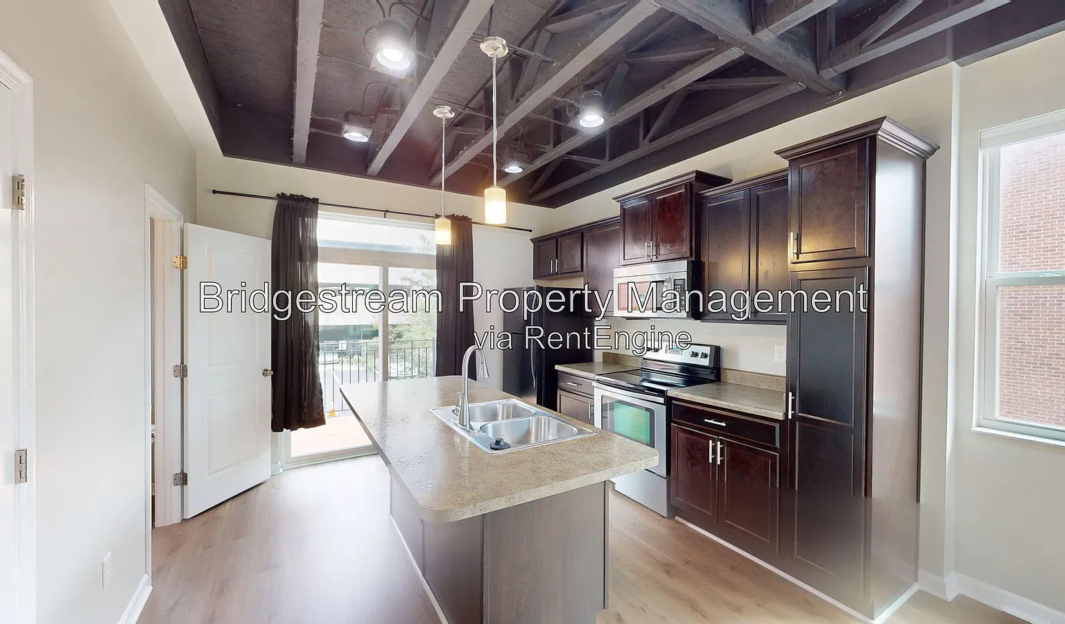 2 bed, 1.5 bath, 1216 sqft, $2,095 — Photo 1