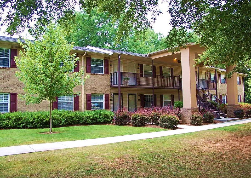 1st image of 824 Penny Ln