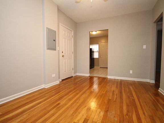 3rd image of 1352.5 W Argyle St #2N