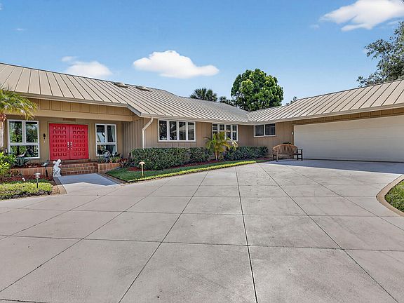 3rd image of 6151 SE Winged Foot Drive