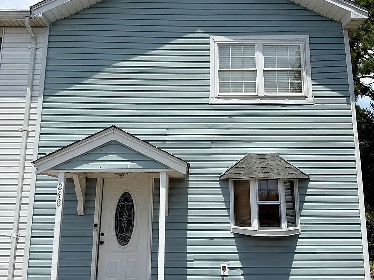 248 Oxford Ct — Photo 1