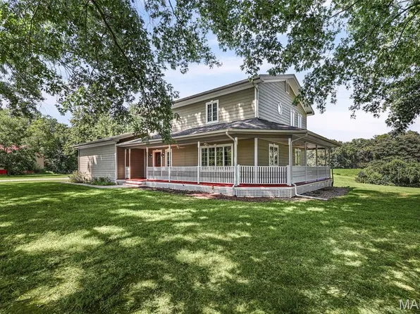 14 Algonquin Dr, Millstadt, IL 62260