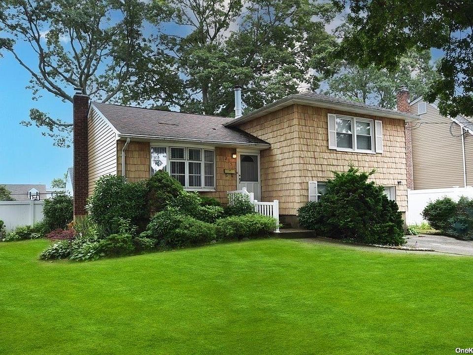 1st image of 235 Von Huenfeld Street